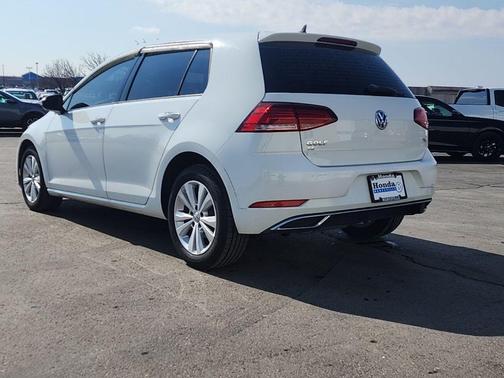 2018 Volkswagen Golf TSI SE