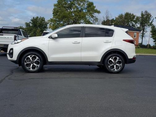 2022 Kia Sportage LX