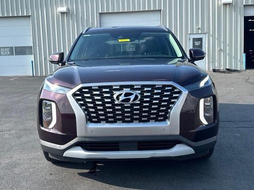 Burgundy 2022 Hyundai PALISADE SEL