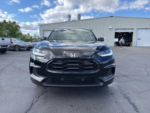 Crystal Black Pearl 2025 Honda HR-V Sport