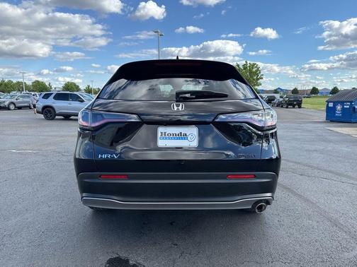Crystal Black Pearl 2025 Honda HR-V Sport