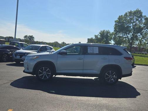 Blizzard Pearl 2019 Toyota Highlander XLE
