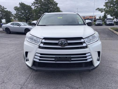 Blizzard Pearl 2019 Toyota Highlander XLE