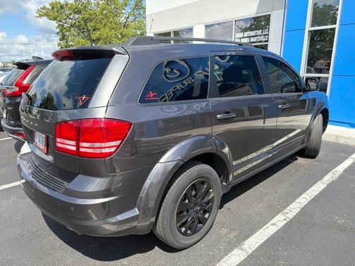 Granite Crystal Clearcoat Metallic 2020 Dodge Journey SE Value