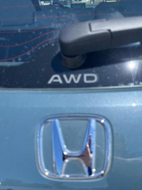 Pearl 2024 Honda HR-V LX