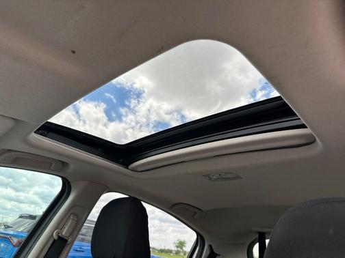 Alabaster Silver Metallic 2016 Honda HR-V EX