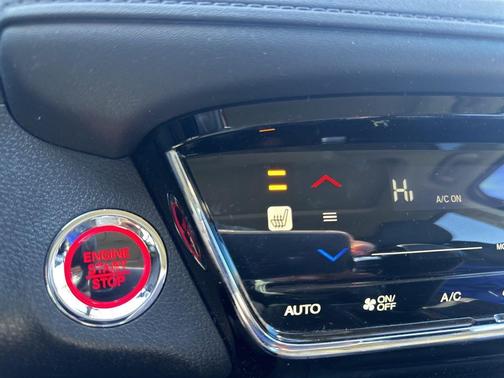 Platinum White Pearl 2022 Honda HR-V EX-L