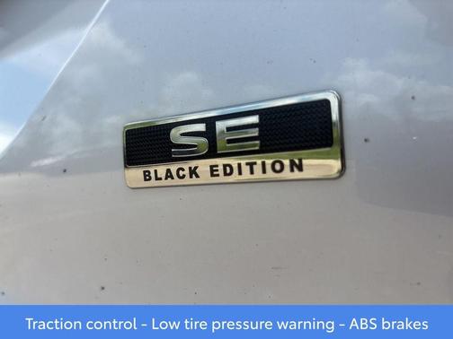 2024 Mitsubishi Outlander SE Black Edition