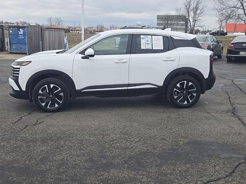 2025 Nissan Kicks SV