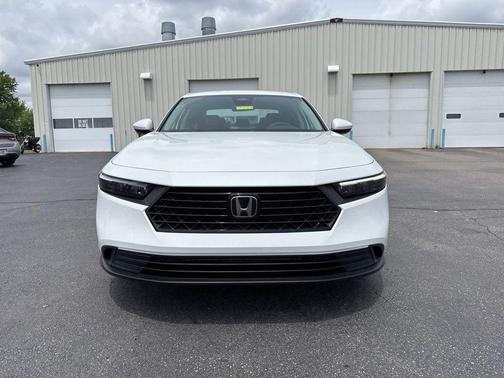 Platinum White Pearl 2025 Honda Accord LX