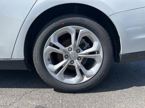 White 2025 Honda Accord LX