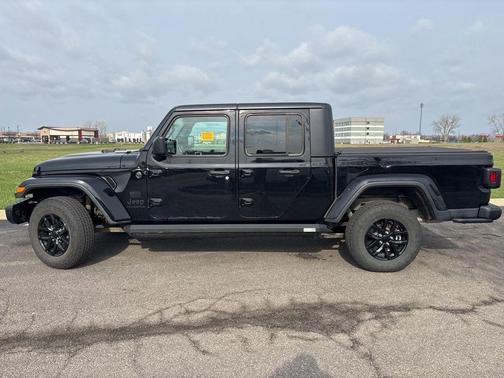2023 Jeep Gladiator Sport