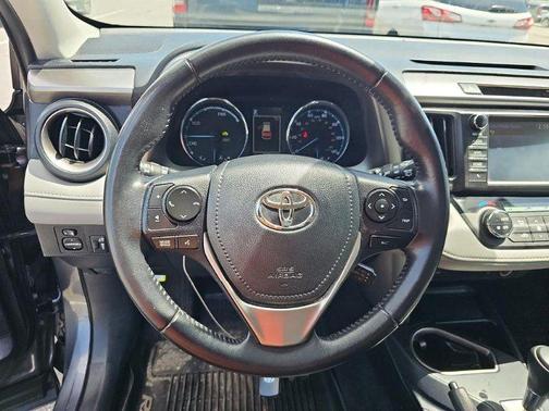 2016 Toyota RAV4 Hybrid XLE