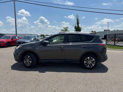 2016 Toyota RAV4 Hybrid XLE