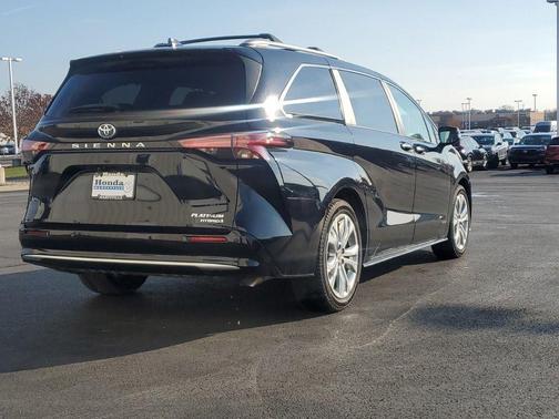 2021 Toyota Sienna 