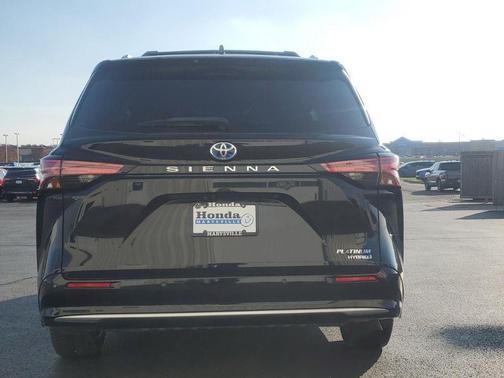2021 Toyota Sienna 