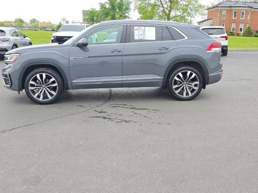 Pure Gray 2023 Volkswagen Atlas Cross Sport 3.6L V6 SEL Premium R-Line