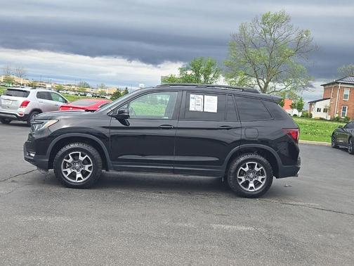 Crystal Black Pearl 2023 Honda Passport TrailSport