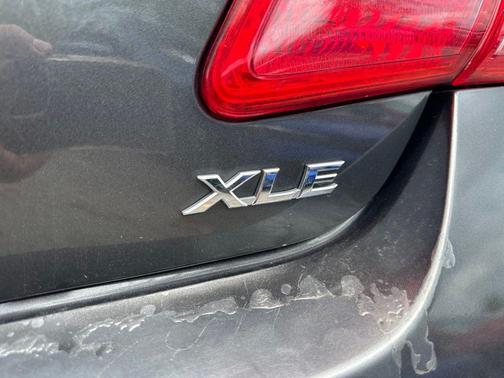 Magnetic Gray Metallic 2009 Toyota Camry XLE