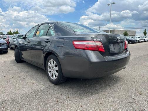Magnetic Gray Metallic 2009 Toyota Camry XLE