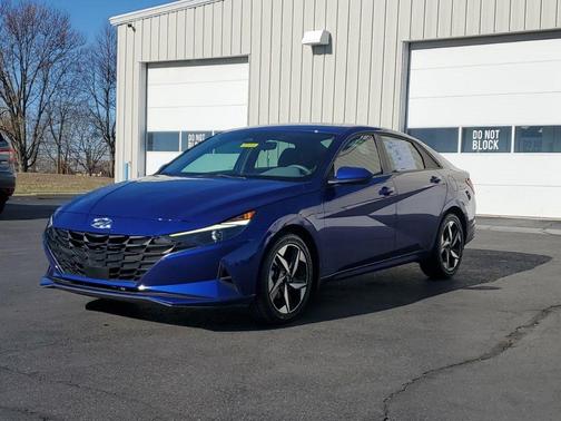 2023 Hyundai ELANTRA SEL