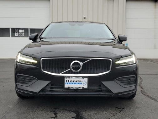 2020 Volvo S60 T6 Momentum