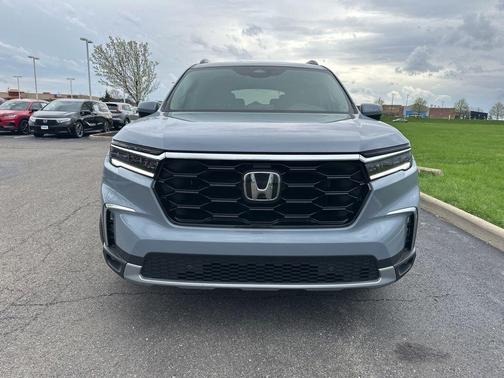 Sonic Gray Pearl 2025 Honda Pilot Touring