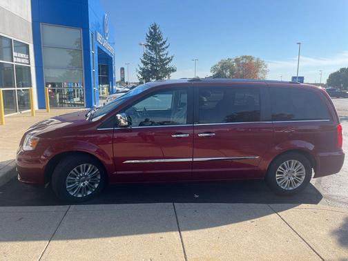 2013 Chrysler Town & Country Limited