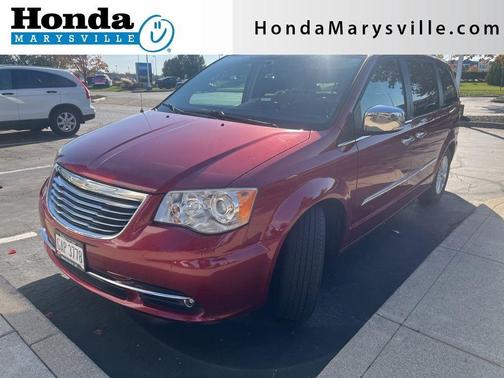 2013 Chrysler Town & Country Limited