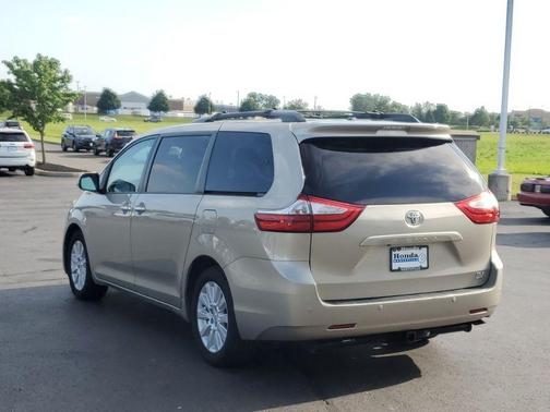 2015 Toyota Sienna XLE