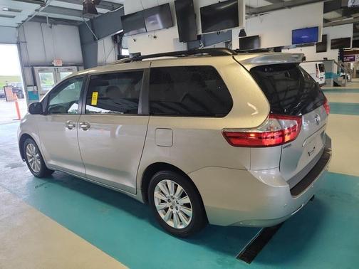 2015 Toyota Sienna XLE
