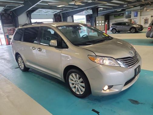 2015 Toyota Sienna XLE