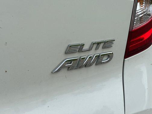 White Diamond Pearl 2019 Honda Pilot Elite