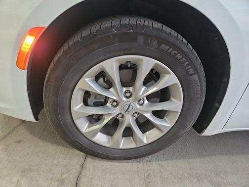 2021 Chrysler Pacifica Touring-L