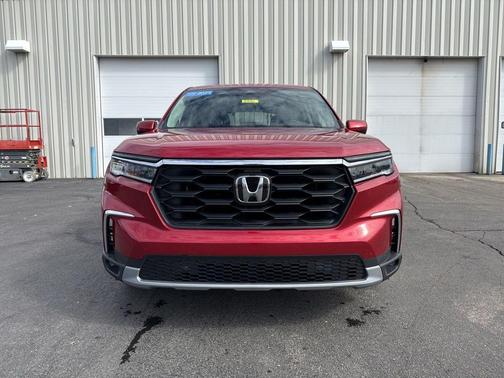 Radiant Red Metallic II 2025 Honda Pilot EX-L