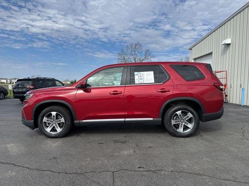 Radiant Red Metallic II 2025 Honda Pilot EX-L