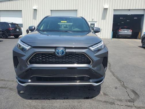 2024 Toyota RAV4 Prime SE
