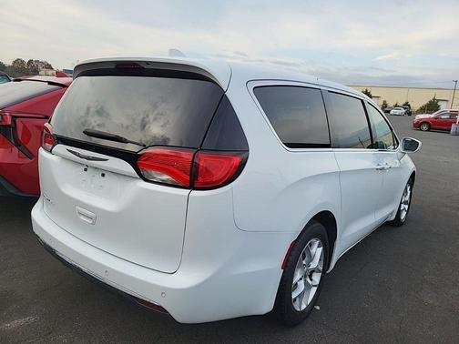2018 Chrysler Pacifica Touring Plus