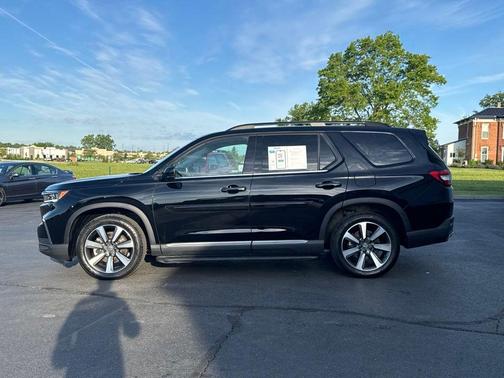 Crystal Black Pearl 2025 Honda Pilot Elite