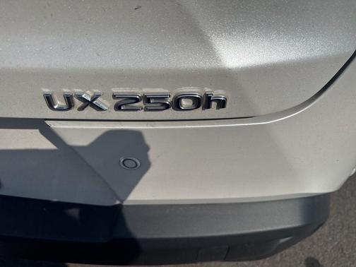 2022 Lexus UX 250h Base