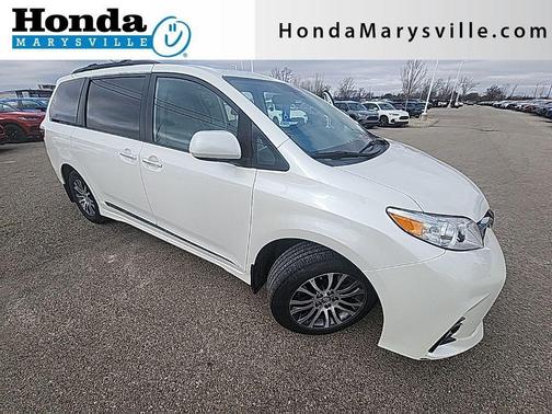 2020 Toyota Sienna XLE