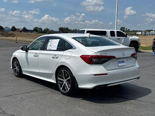 Platinum White Pearl 2022 Honda Civic Touring