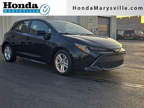 Midnight Black Metallic 2019 Toyota Corolla Hatchback SE