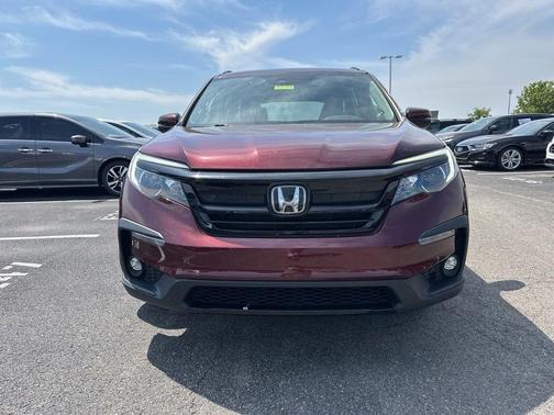 Deep Scarlet Pearl 2022 Honda Pilot Special Edition
