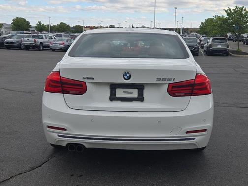 Alpine White 2016 BMW 328 i xDrive SULEV