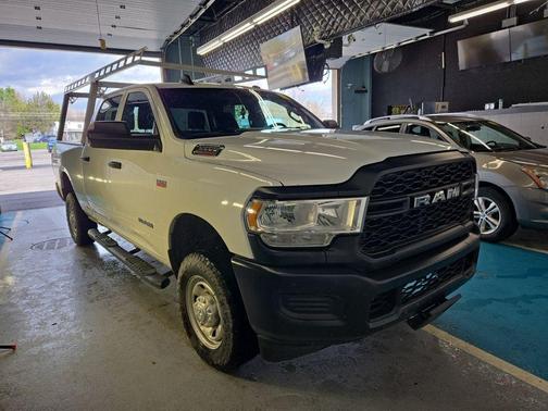Bright White Clearcoat 2022 RAM 2500 Tradesman