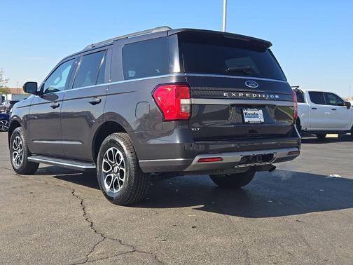 Dark Matter Metallic 2022 Ford Expedition XLT