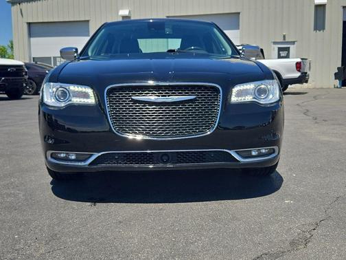 Gloss Black 2017 Chrysler 300C Base