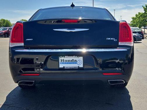 Gloss Black 2017 Chrysler 300C Base