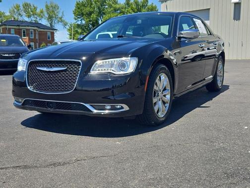 Gloss Black 2017 Chrysler 300C Base